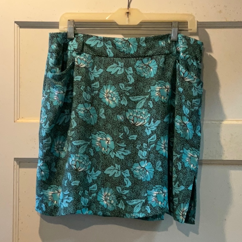 NWT High end golf skort. Haggin Oaks Golf Complex Northern California. Size 12.